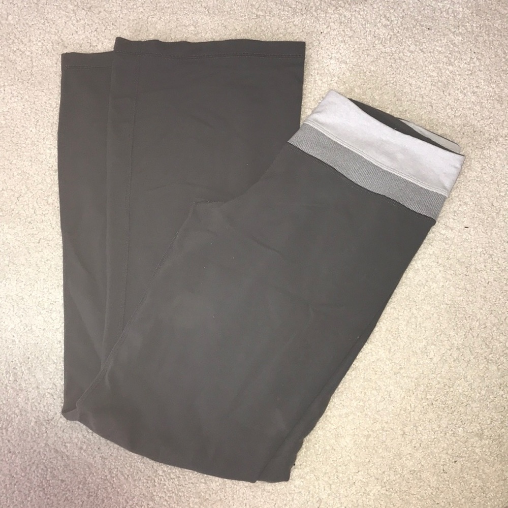 Lululemon yoga pants